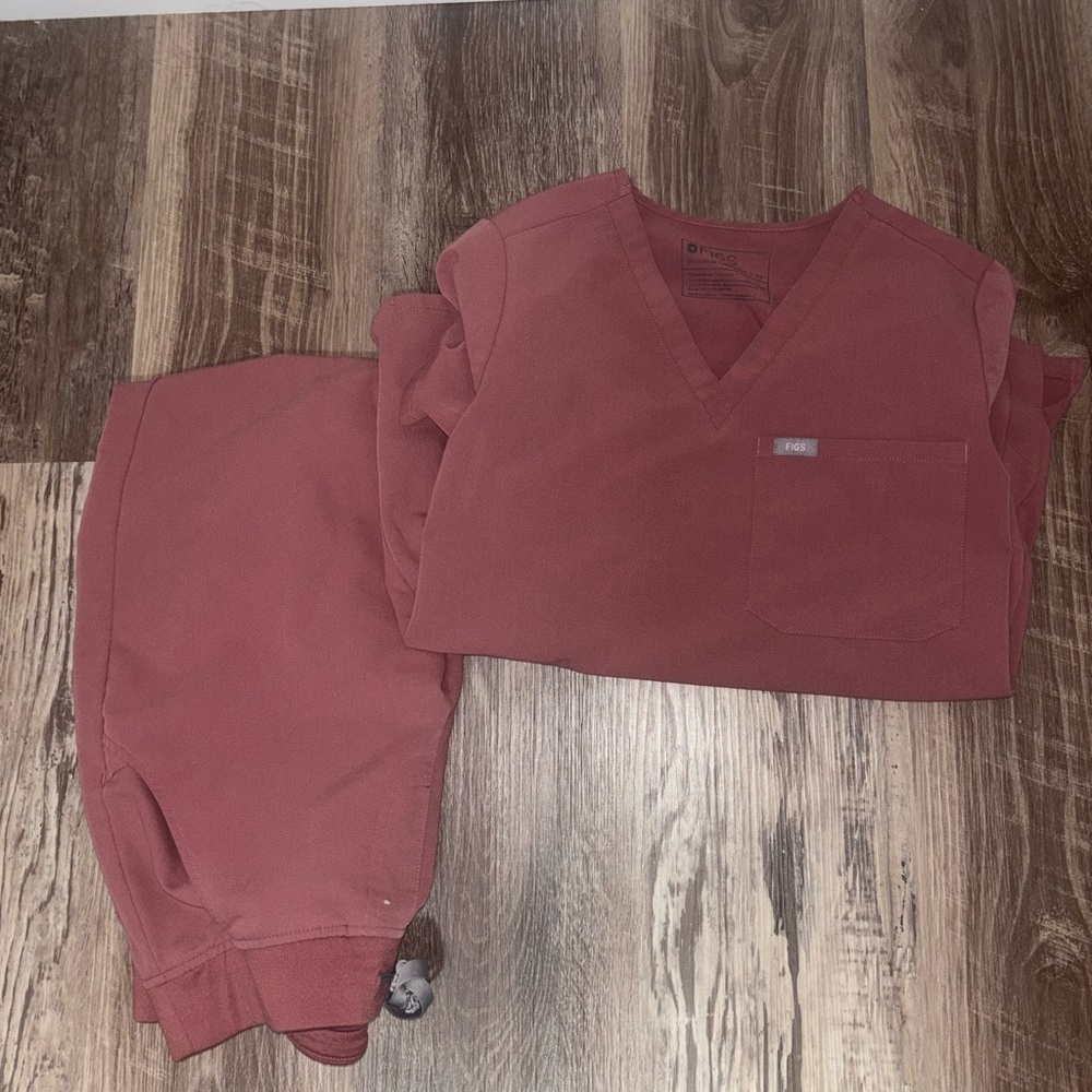 Figs Women's Top in Dusty Rose